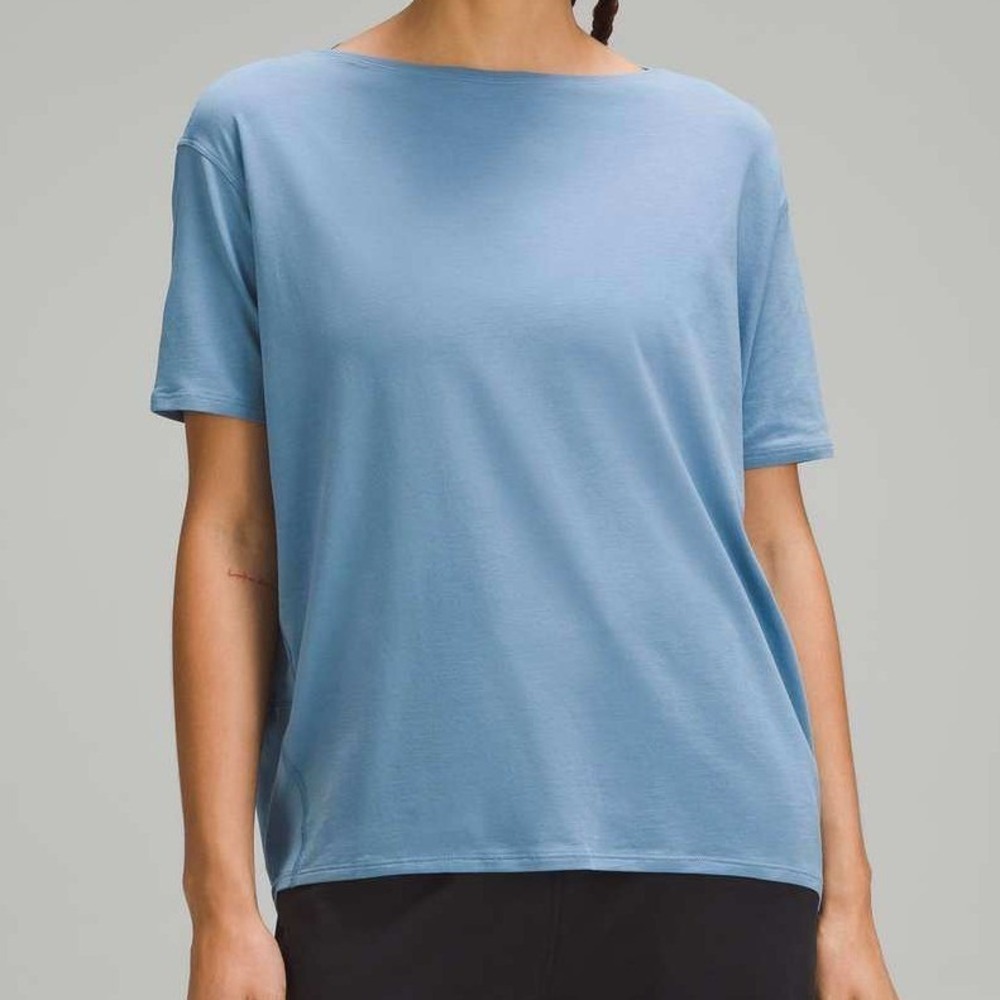 Lululemon Size 14 Back in Action Short Sleeve T-Shirt Utility Blue Relaxed Fit